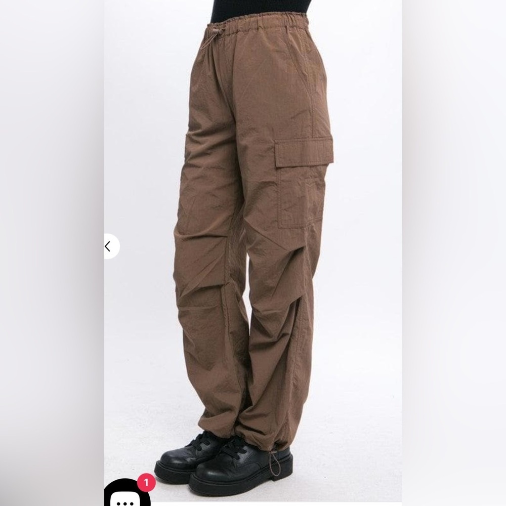 Love tree women’s Olive Loose Fit Parachute Cargo Pants, size Medium - Picture 3 of 15